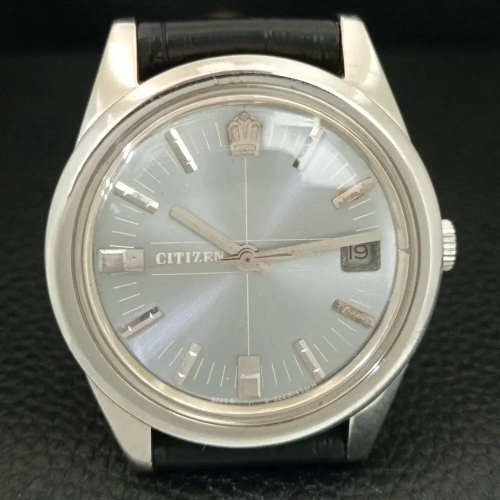 Vintage 1982 Citizen Manual Mens Silver Watch W/daydate & Silver accents